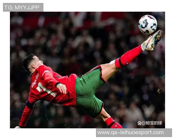 葡萄牙球员内维斯等在巴黎夺七冠国家队发海报庆祝辉煌成就