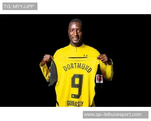 多特前锋吉拉西不满被换下拒绝与教练握手引发热议